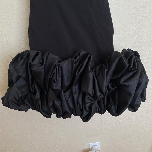 HOUSE OF CB 'Lilou' Black Ruffle Hem‎ Dress /Size XS NWOT - Picture 11 of 17